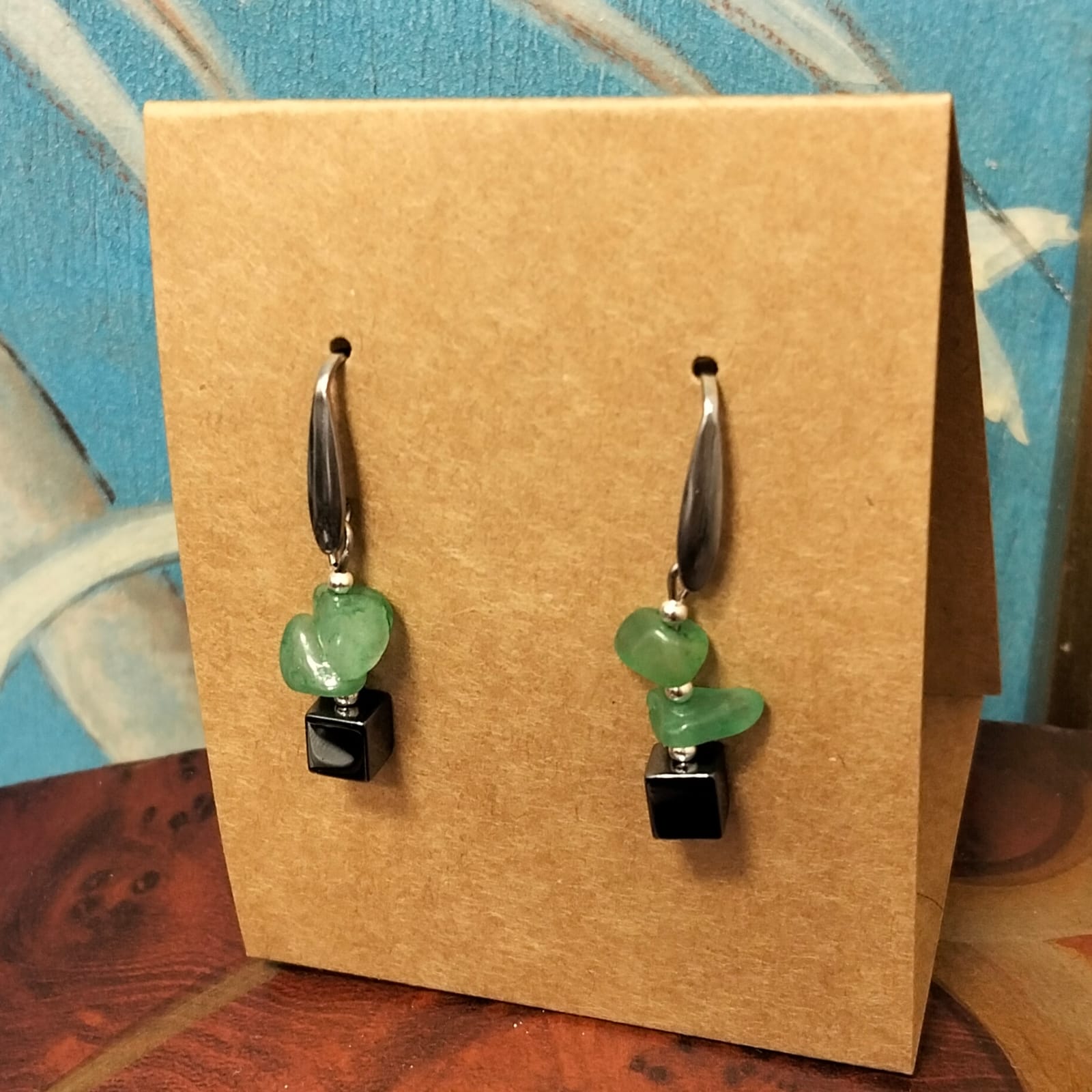 Pendientes de hematita y piedras